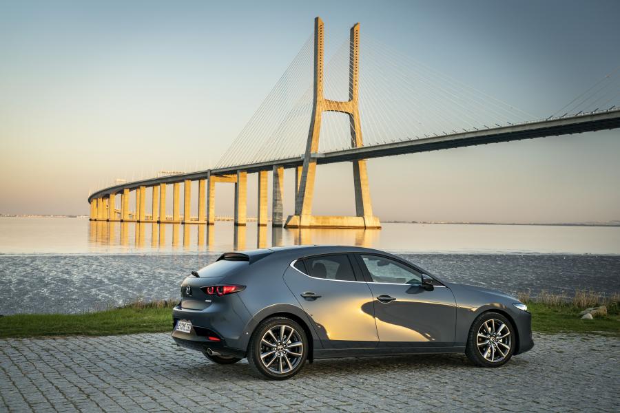  Mazda3 Hatchback 2019 года  (WW) (фото 16 из 40)